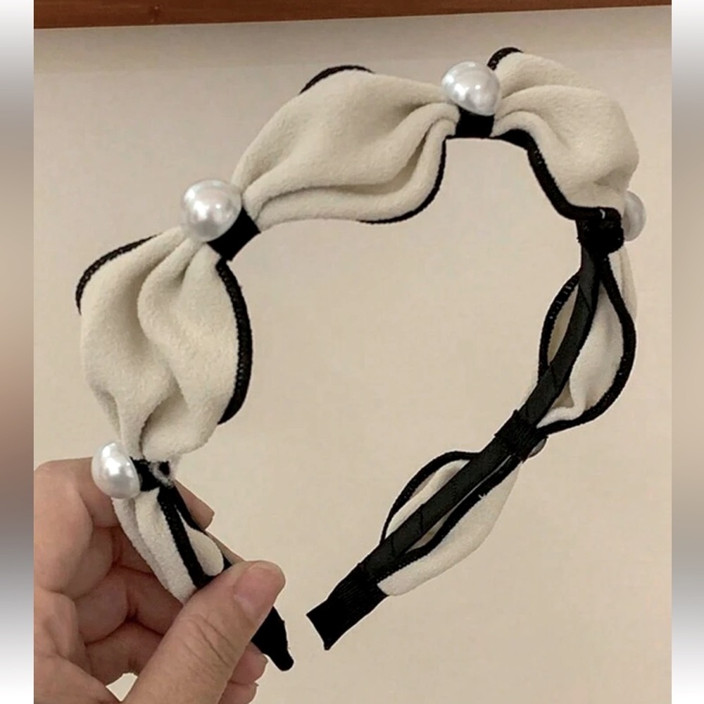 Elegant Cream and Black Headband with Pearls